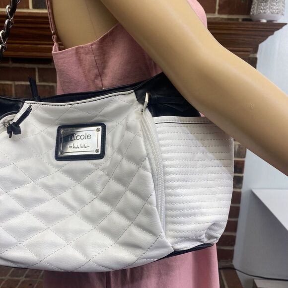 Nicole Miller‎ Women White And Black Shoulder Bag Zip Handbag Used - Picture 1 of 16